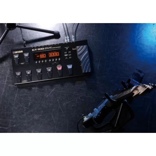 BOSS GT-100 ギターエフェクトプロセッサー Boss GT-100 Гитарный процессор эффектов купить в Москве и РФ недорого